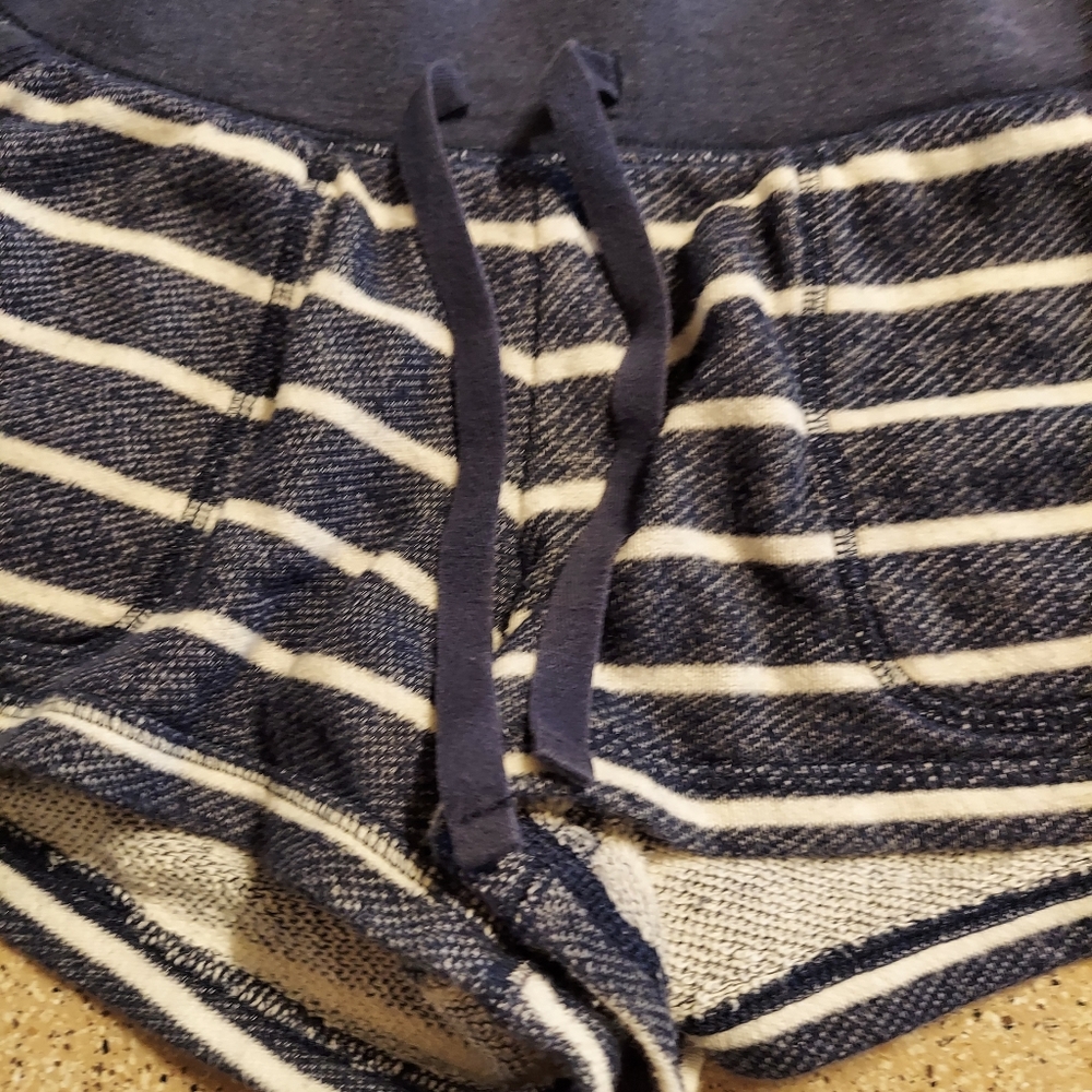 Gap Body XS striped navy white shorts pockets - Picture 2 of 5
